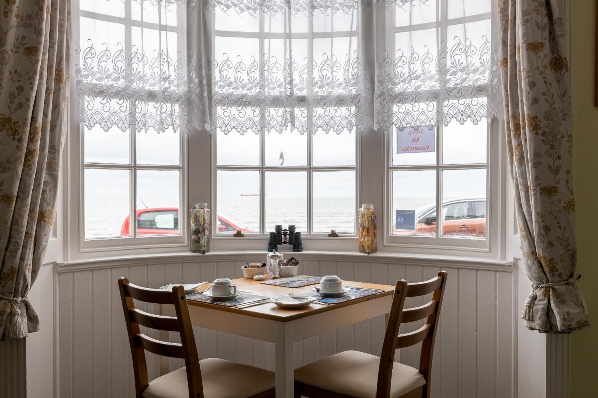 Seaspray Guest House Weymouth Exterior photo
